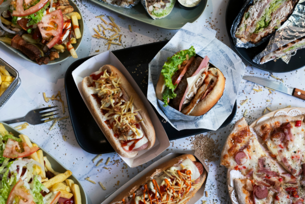 La adiccion a la comida es un trastorno que se caracteriza por una compulsión incontrolable hacia la comida, incluso cuando no se tiene hambre.